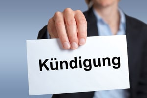 Eine Abmahnung wegen Ruhestörung kann ein Vorbote der fristlosen Kündigung sein.